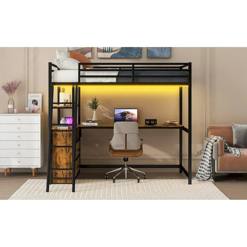 Letto a soppalco singolo in metallo e legno con scrivania e mensole, due cassetti integrati, luci LED e stazione di ricarica USB