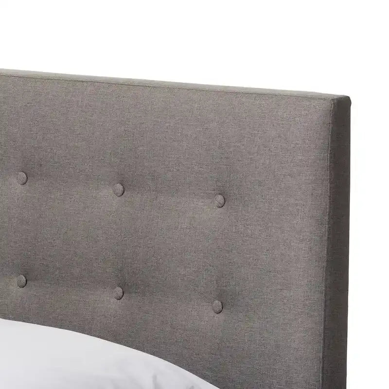 Letto a piattaforma Harjavalta in legno di noce con rivestimento grigio, stile Mid-century