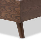 Letto a piattaforma Harjavalta in legno di noce con rivestimento grigio, stile Mid-century