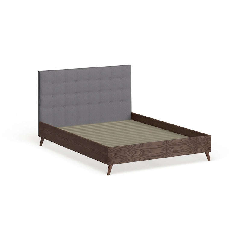 Letto a piattaforma Harjavalta in legno di noce con rivestimento grigio, stile Mid-century