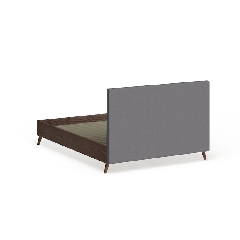 Letto a piattaforma Harjavalta in legno di noce con rivestimento grigio, stile Mid-century