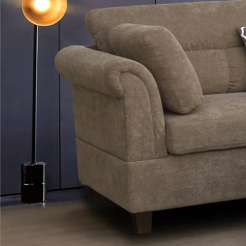 Divano sezionale in tessuto Diego 103.5 con chaise longue a destra, pouf contenitore e 2 cuscini decorativi