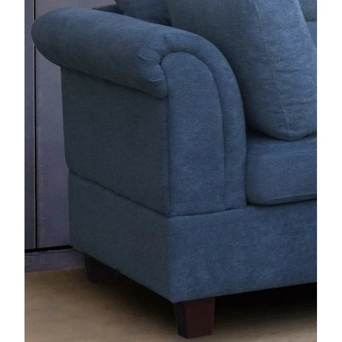 Divano sezionale in tessuto Diego 103.5 con chaise longue a destra, pouf contenitore e 2 cuscini decorativi