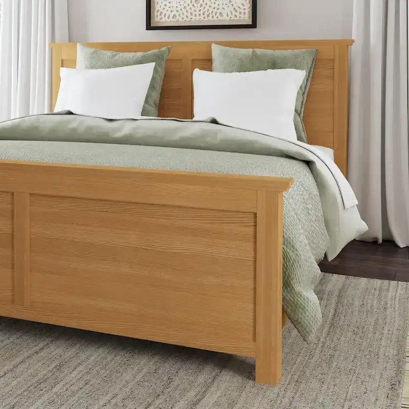 Letto King in legno marrone Oak Park e due comodini